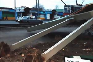 Дерекламизация центра