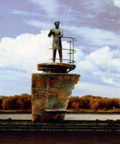 Тот же Михаил, только вид сбоку