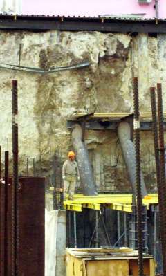 "Мостовику" предъявили трещины