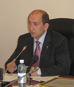 Бывает и больше