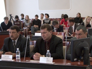 Участники заседания Совета по промышленности и предпринимательству