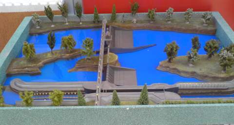 Макет плотины