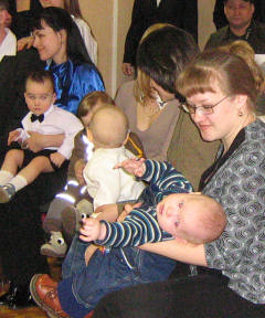 Вручение сертификатов омским семьям