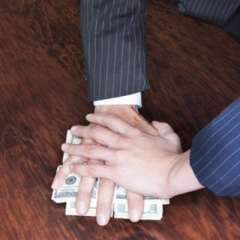 Защищайся, жертва взятки