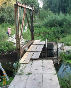 Разрушенная дамба на р.Артынке (С) Открытая Омская Фотогалерея