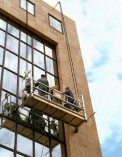 Строитель строителю истец