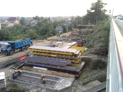 Путепровод через железнодорожные пути Сухумского Шоссе в Сочи Путепровод через железнодорожные пути Сухумского Шоссе в Сочи