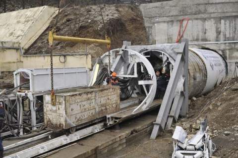 Начало строительства нефтяного тоннеля