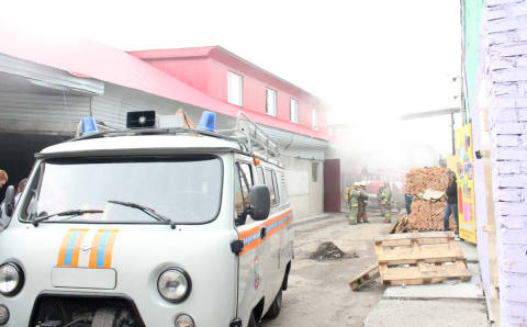 Пожар на складе по ул. 20 лет РККА в Омске