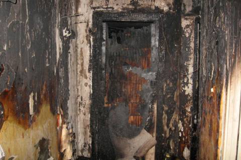 пожар в доме по Сибирскому проспекту в Омске