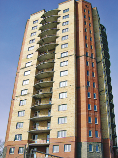 Монолитно-каркасный дом в микрорайоне "Молния" в Омске