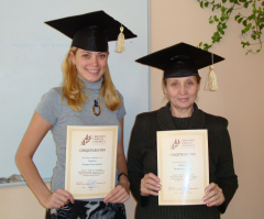 Вручение свидетельств в "Высшей школе бизнеса" в Омске