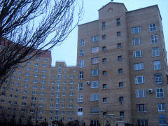 Жилой дом по проспекту Комарова в Омске