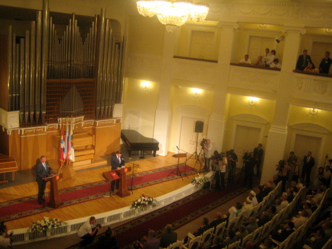 Вячеслав Двораковский произносит речь