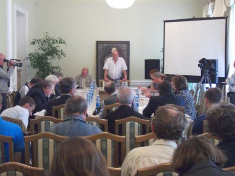 Заседание по итогам соцопроса по установке памятника Колчаку