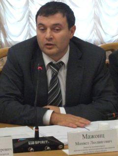 Манвел Мажонц