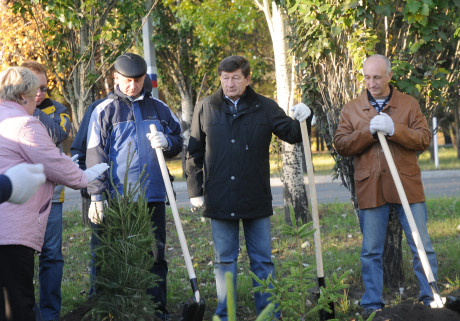 Субботник в омском Парке Победы, 12.10.2012 Субботник в омском Парке Победы, 12.10.2012