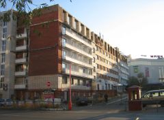 Здание Комарова, 4 - гостиницы "Заречная" и "Вояж"