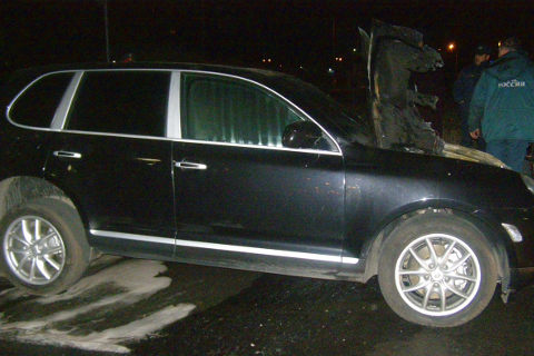 Возгорание автомобиля Porshe Cayenne в Омске