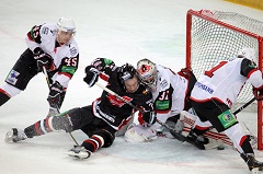 Омский "Авангард" победил екатеринбургский "Автомобилист"