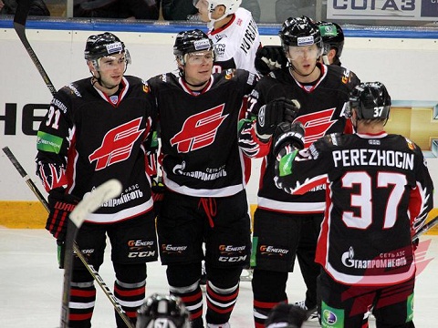 Омский "Авангард" победил екатеринбургский "Автомобилист" Омский "Авангард" победил екатеринбургский "Автомобилист"