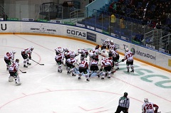 Омский "Авангард" обыграл в Нижнекамске "Нефтехимик" Омский "Авангард" обыграл в Нижнекамске "Нефтехимик"