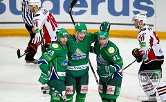 "Салават Юлаев" крупно обыграл омский "Авангард" "Салават Юлаев" крупно обыграл омский "Авангард"